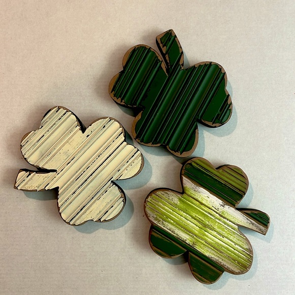 Set of 3 Lucky Shamrocks - Picture 2 of 4
